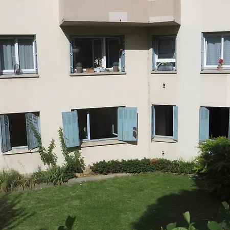 Pratique, Complet Sur, Metro Et Parking; Proche Du Centre, De La Gare, De La Rocade, D'un Supermarche. A Pied. Apartment