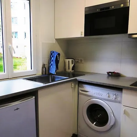 Pratique, Complet Sur, Metro Et Parking; Proche Du Centre, De La Gare, De La Rocade, D'un Supermarche. A Pied. * Toulouse