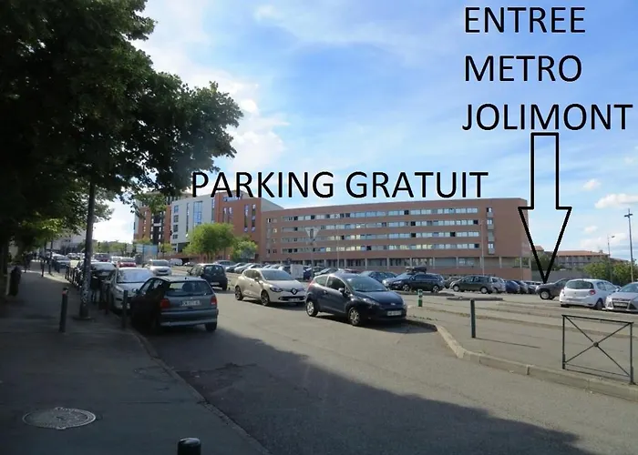 Pratique, Complet Sur, Metro Et Parking; Proche Du Centre, De La Gare, De La Rocade, D'un Supermarche. A Pied. Appartement