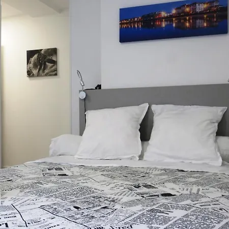 Pratique, Complet Sur, Metro Et Parking; Proche Du Centre, De La Gare, De La Rocade, D'un Supermarche. A Pied. 아파트 *
